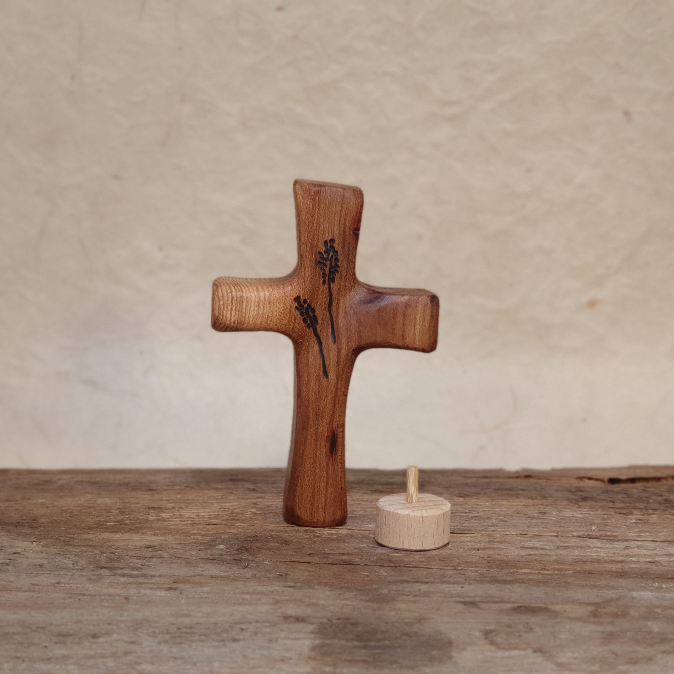 Kreuz geölt ca 8cm mit / ohne Gravur