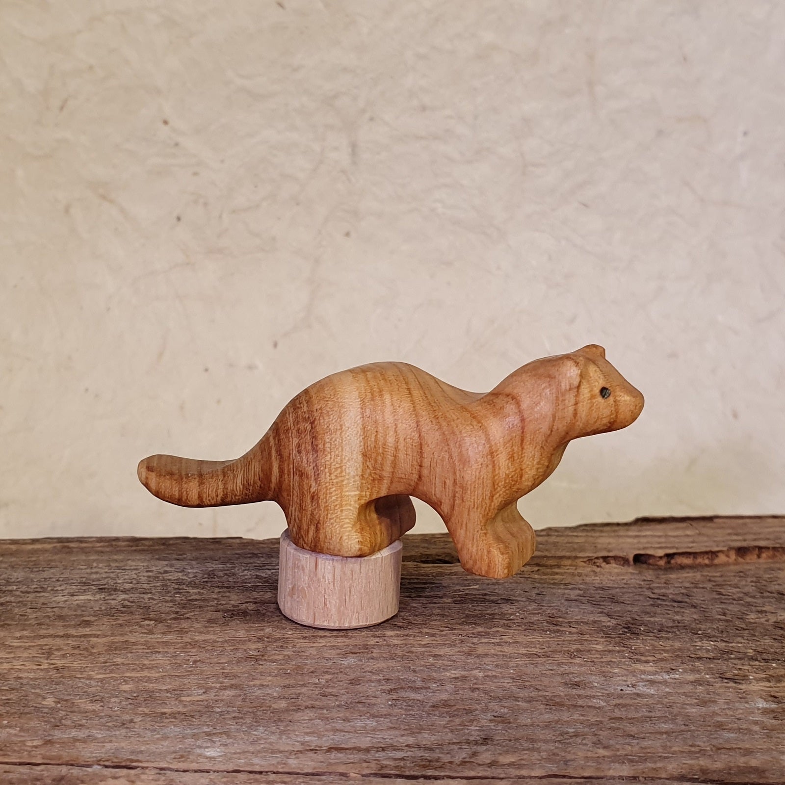 Fischotter geölt, teilweise bemalt