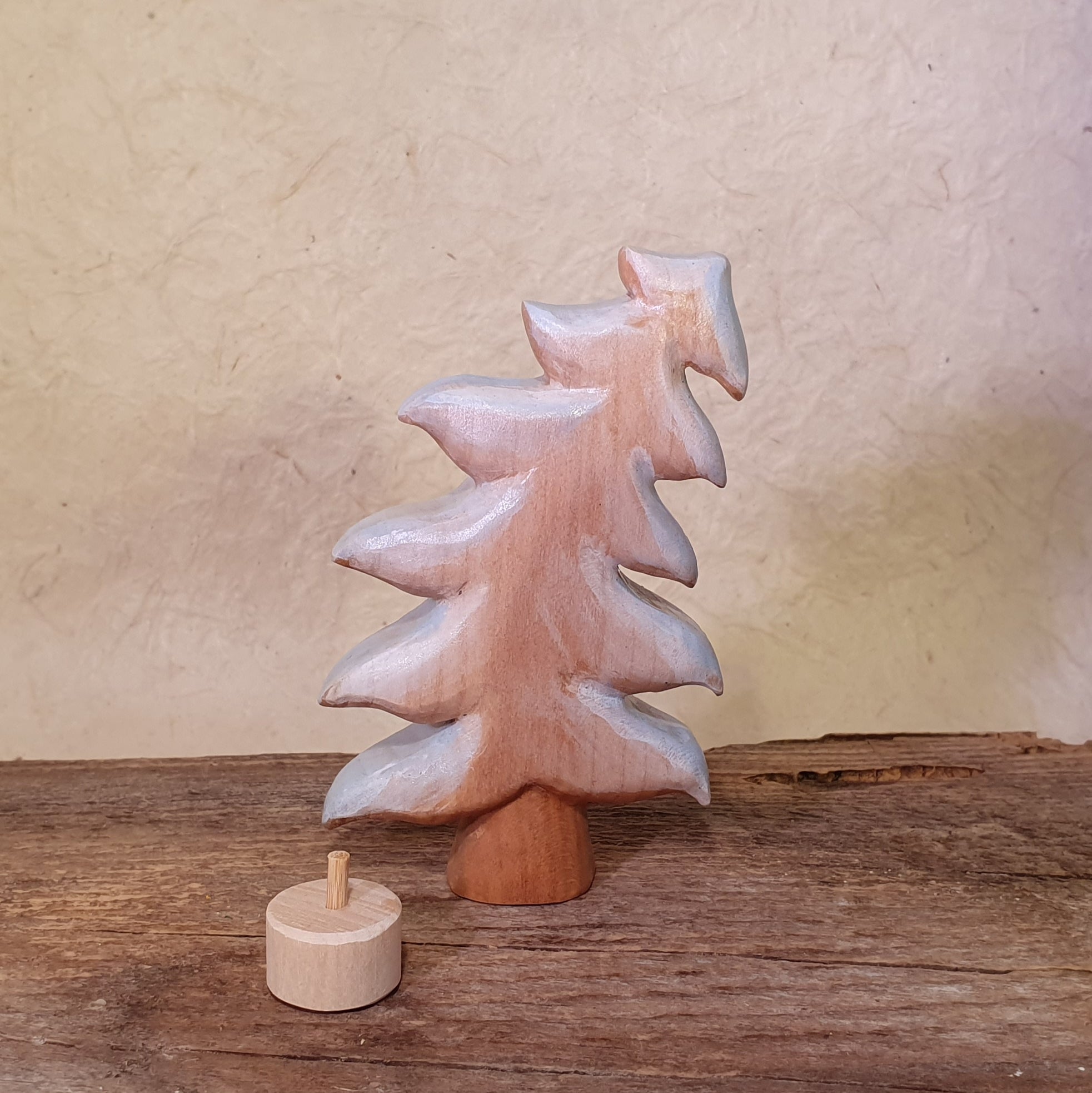 Bäume und Tannen bemalt