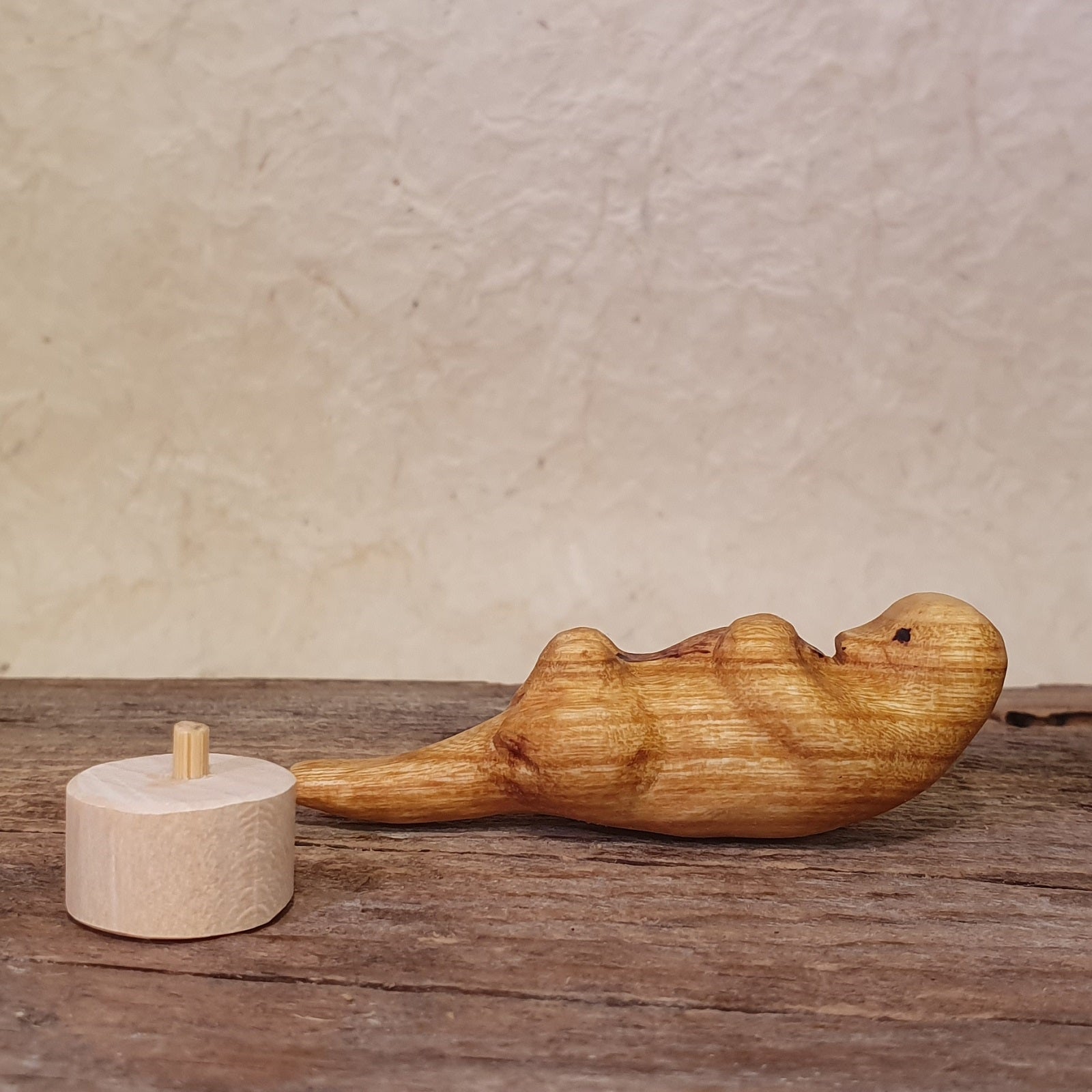 Fischotter geölt, teilweise bemalt