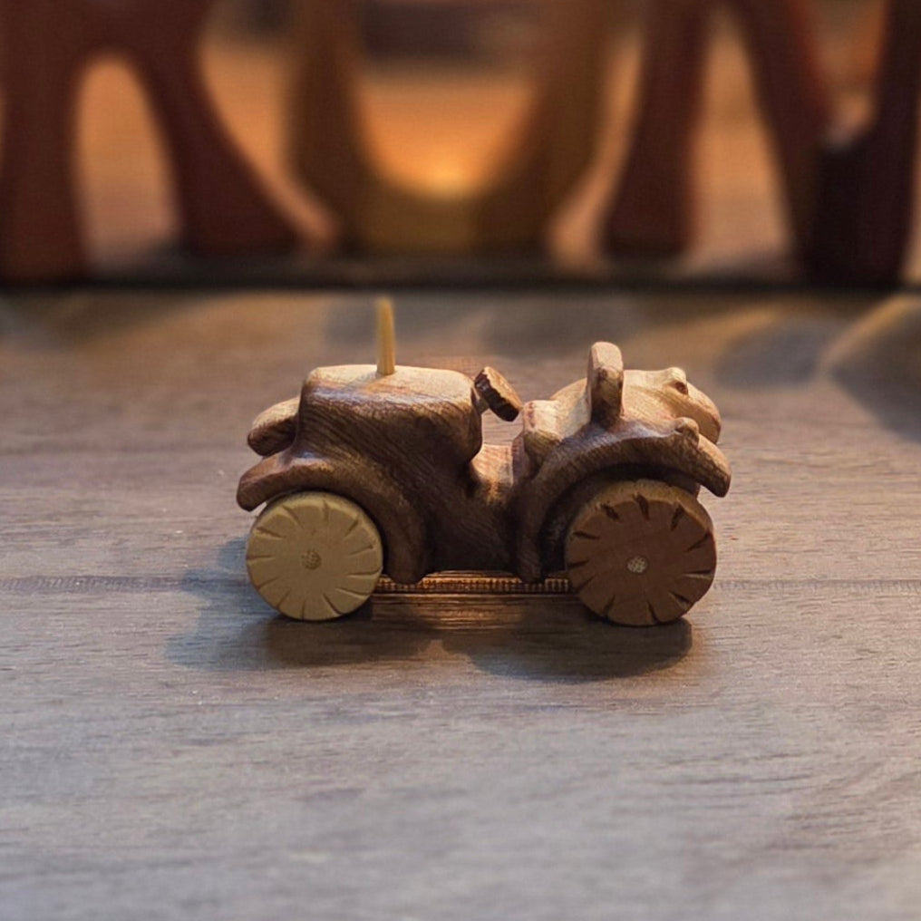 Traktor geölt mit drehenden Reifen