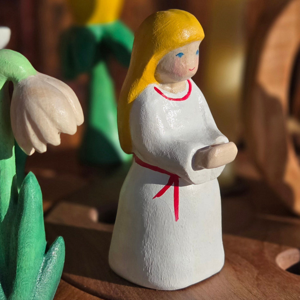 Heilige Luci, "eine Figur viele Geschichten" ca 8cm bemalt