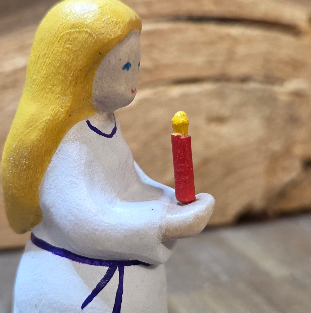 Heilige Luci, "eine Figur viele Geschichten" ca 8cm bemalt